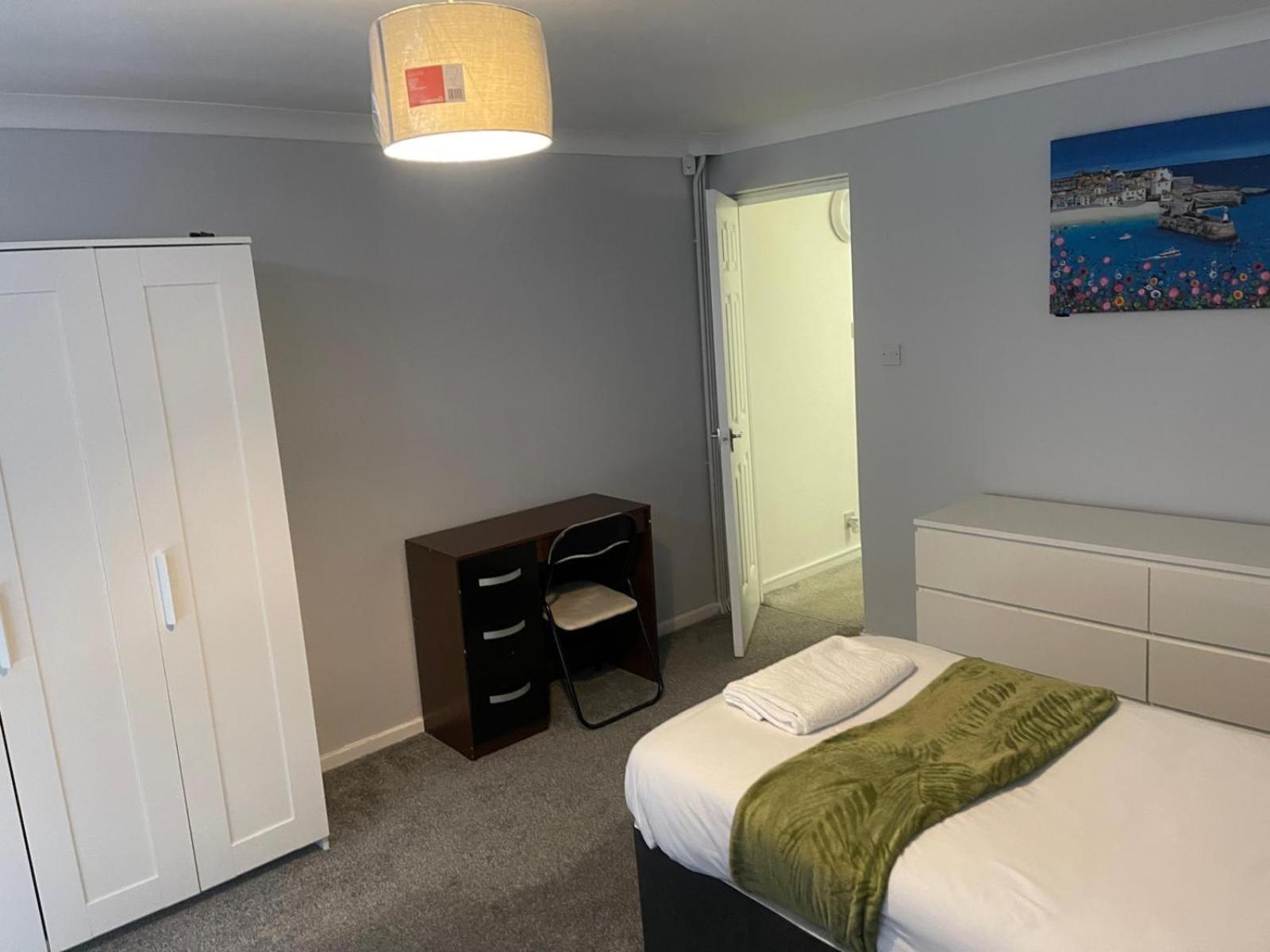 Basildon 3 Bedroom - Free Parking Private Garden Εξωτερικό φωτογραφία